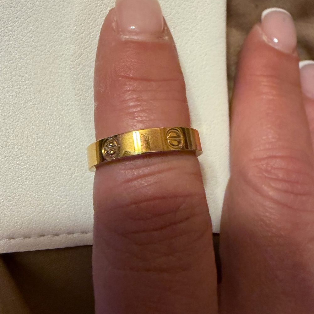 Elegant Gold Designer Ring